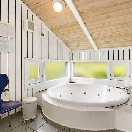 Stunning In Harboore With Sauna Feriehus